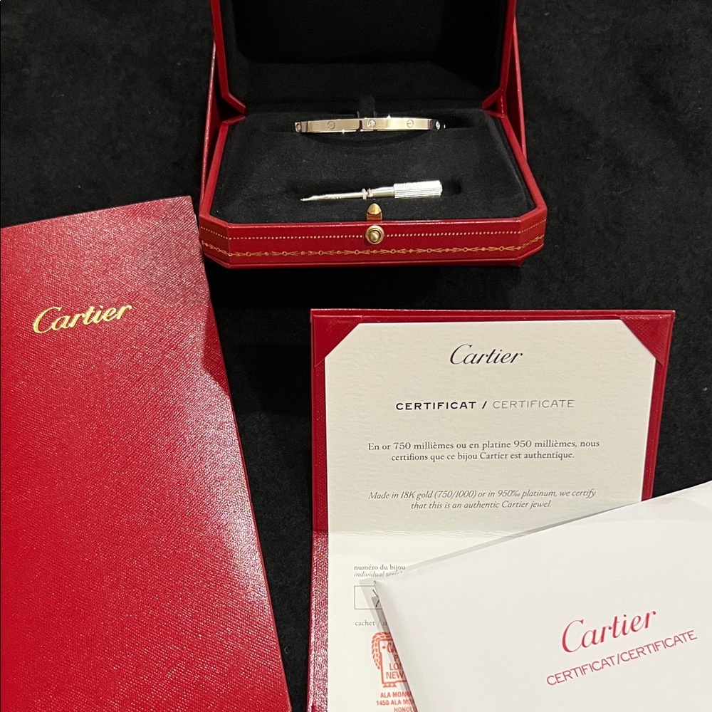 LOVE 18K white gold small 6 diamond bracelet. Excellent condition. Make offer. - Picture 4 of 5